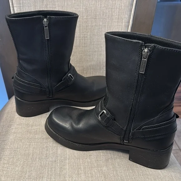 Women’s Harley Davidson Boots - Picture 6 of 8